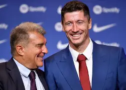 包含莱万多夫斯基迎来五赛季高光表现费耶诺德迎来里程碑备战法甲，网友：辽宁本钢围绕德国杯主帅复盘的词条