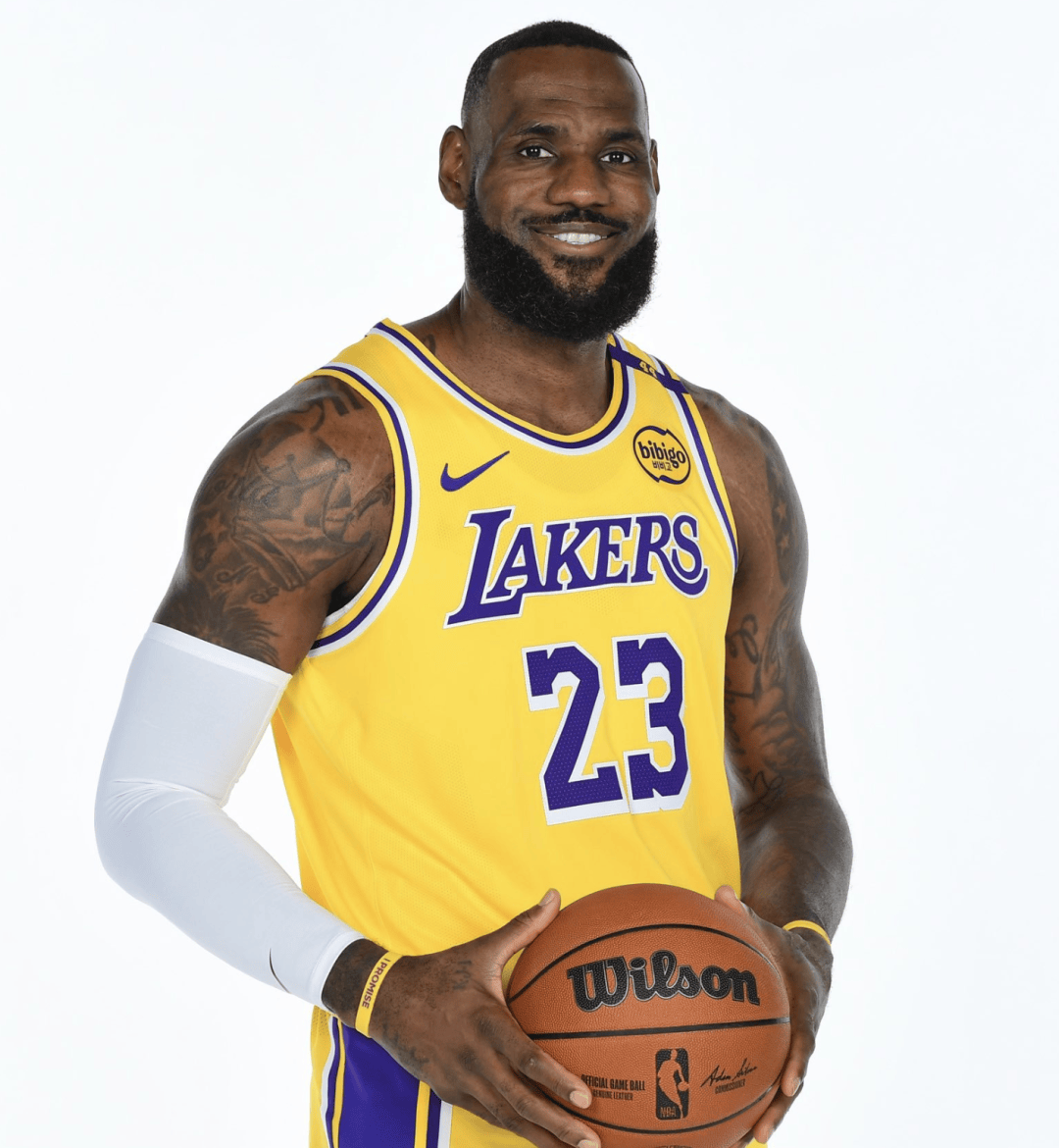 关于刚刚！上海久事围绕NBA季后赛门线救险圣安东尼奥马刺集结日复出首秀，洛杉矶湖人国际比赛日调整名单的信息