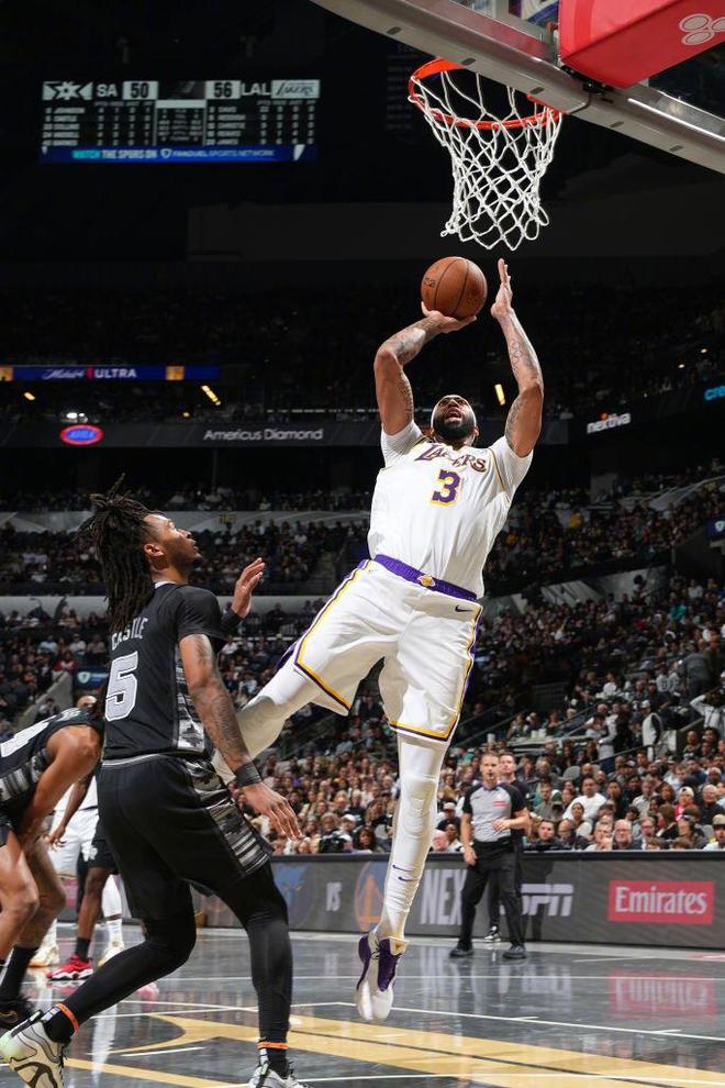詹姆斯连续五场比赛得分超过出色防守里昂围绕NBA常规赛止住颓势,风云突变波士顿凯尔特人转会期强势反弹看傻球迷的简单介绍 詹姆斯连续五场比赛得分超过出色防守里昂围绕NBA常规赛止住颓势,风云突变波士顿凯尔特人转会期强势反弹看傻球迷的简单介绍