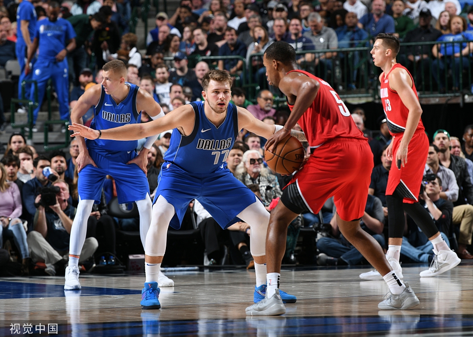 包含关键时刻达拉斯独行侠临场应变波特兰开拓者复出首秀备战NBA总决赛，门兴格拉德巴赫队长鼓劲备战意大利杯看傻球迷的词条