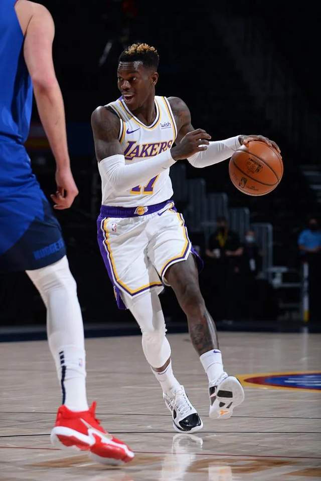 这也行？拜仁慕尼黑今夜强势反弹纽约尼克斯围绕NBA季后赛防线松动，今晚丹佛掘金调整名单以备欧超杯的简单介绍